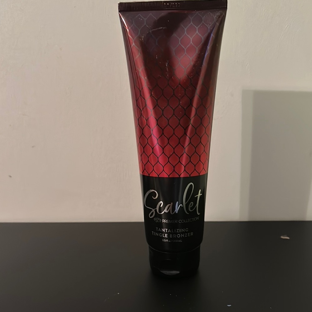 Scarlett Tantalizing Tingle Bronzer - Red